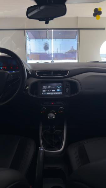 foto do ONIX 1.0 LT MANUAL 2017