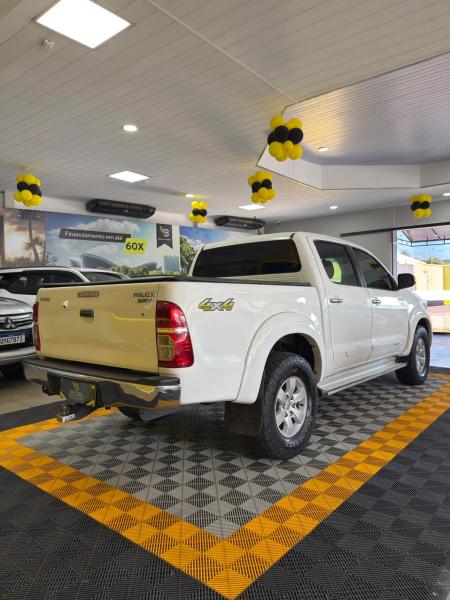 foto do HILUX 2.7  SRV 4X4 AUTOMATICA 2013