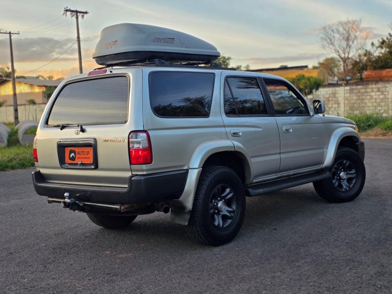 foto do HILUX SW4 D 2001