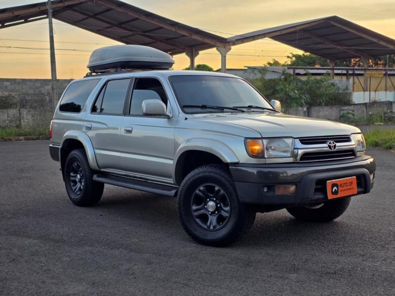 foto do HILUX SW4 D 2001