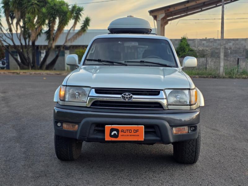 foto do HILUX SW4 D 2001