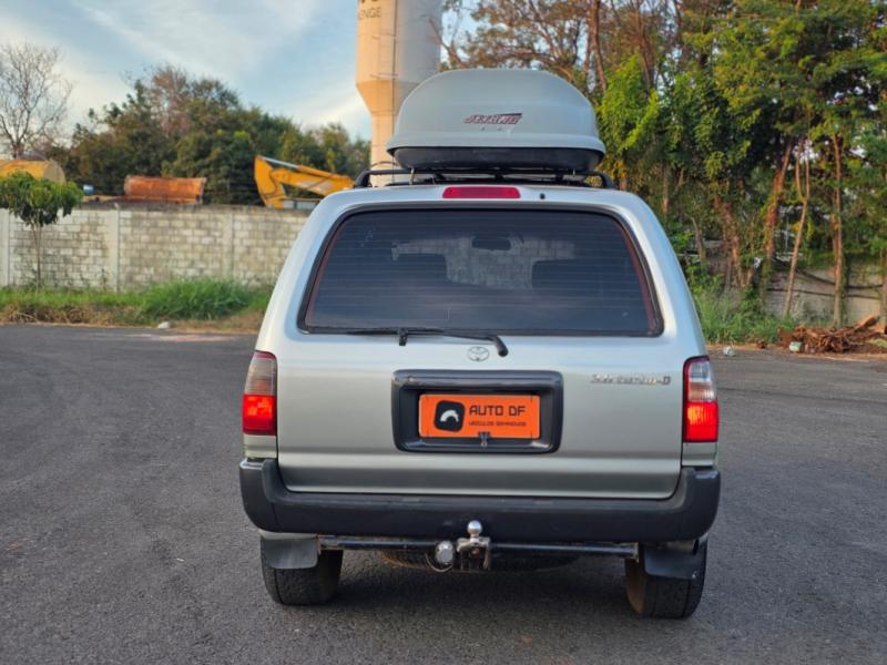 foto do HILUX SW4 D 2001