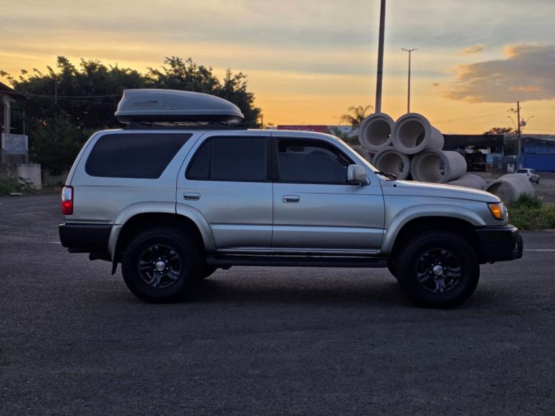 foto do HILUX SW4 D 2001