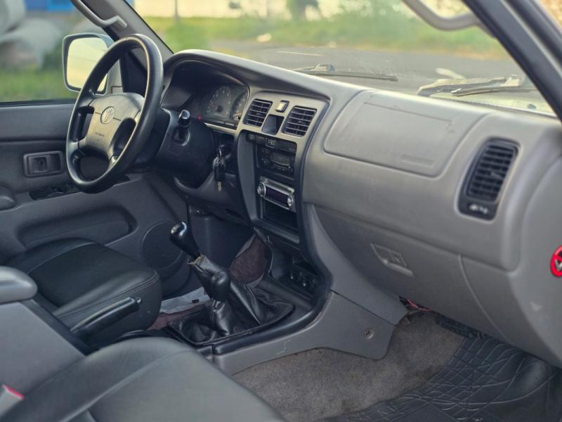 foto do HILUX SW4 D 2001