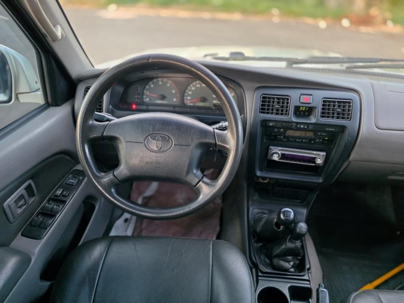 foto do HILUX SW4 D 2001