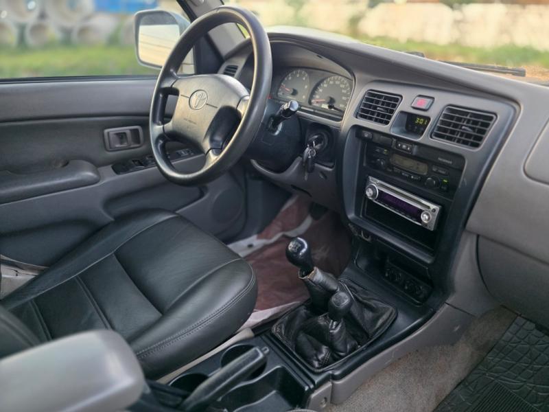 foto do HILUX SW4 D 2001