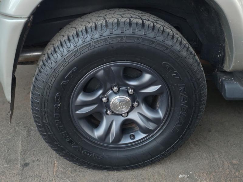 foto do HILUX SW4 D 2001