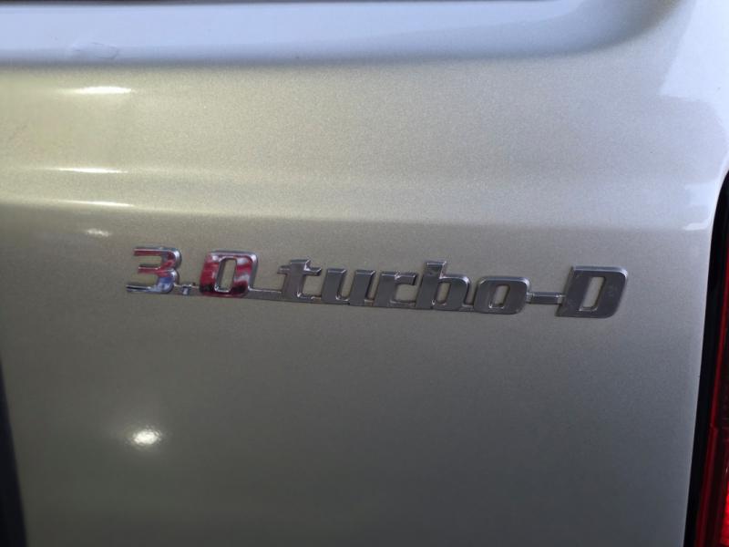 foto do HILUX SW4 D 2001