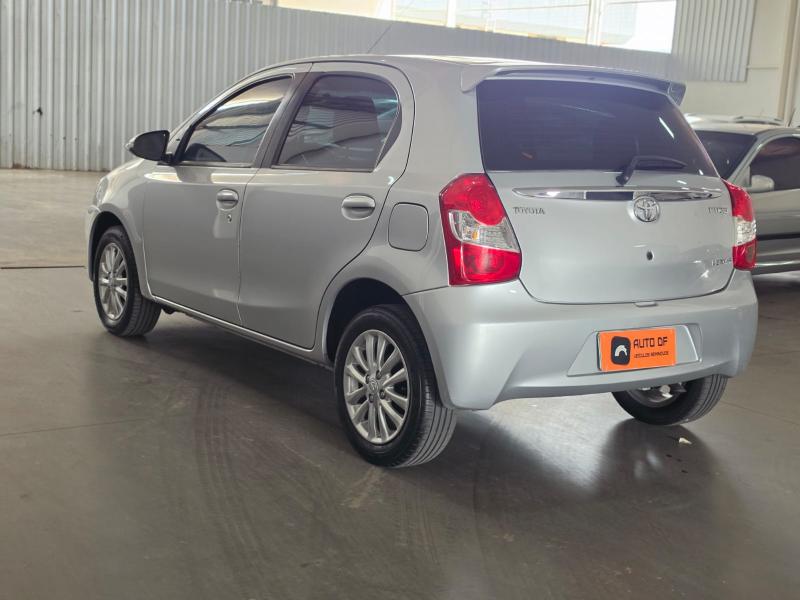 foto do ETIOS HB XLS 2016