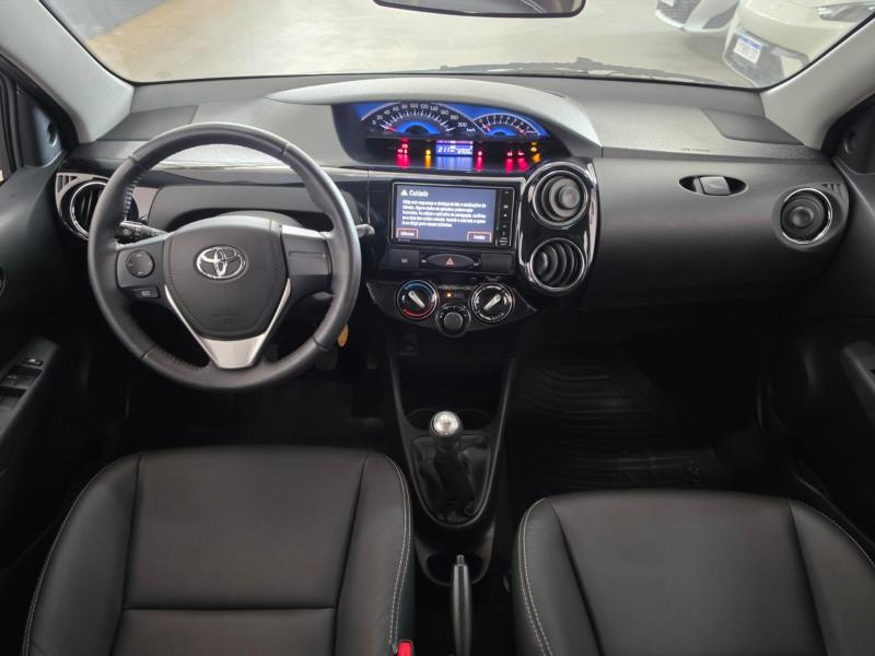 foto do ETIOS HB XLS 2016