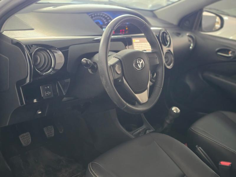 foto do ETIOS HB XLS 2016