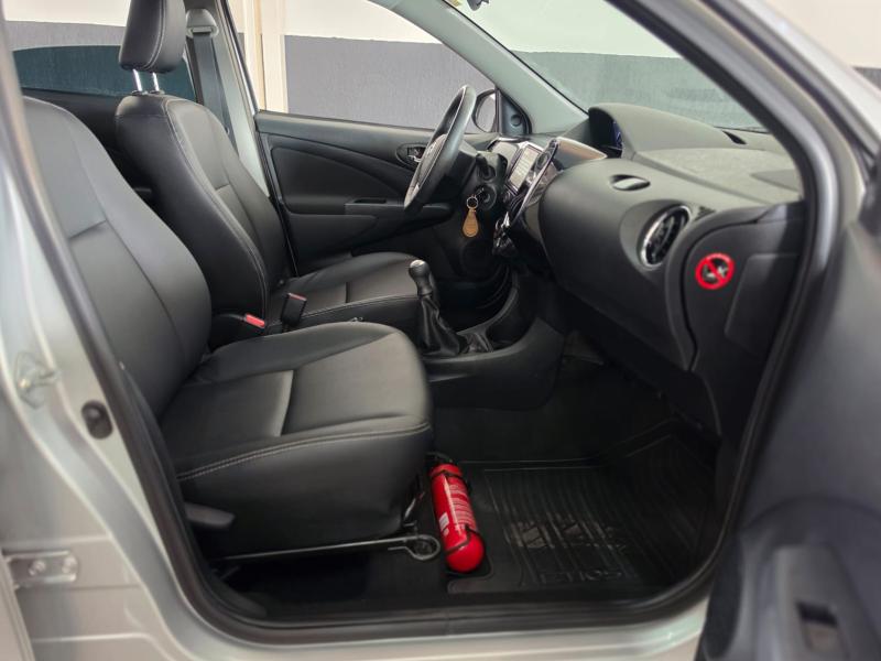 foto do ETIOS HB XLS 2016