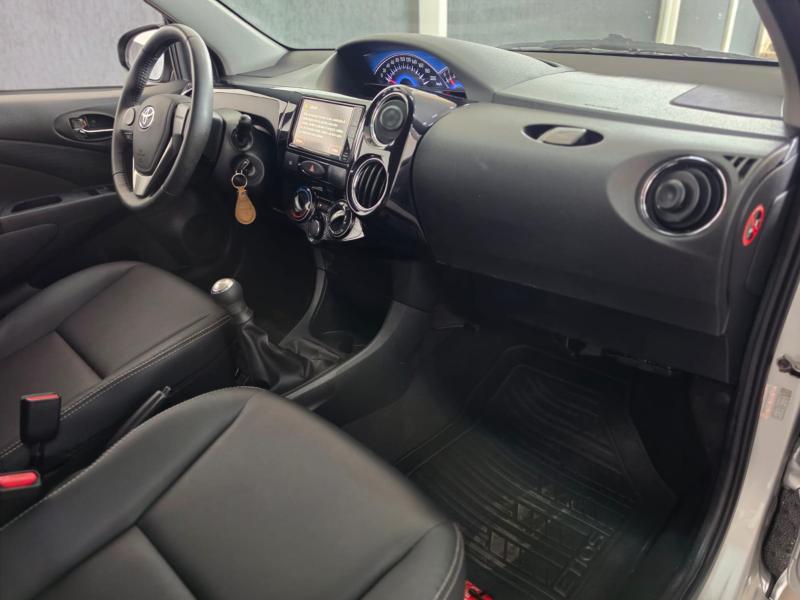 foto do ETIOS HB XLS 2016