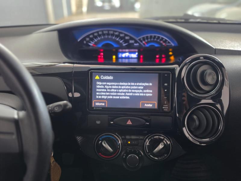 foto do ETIOS HB XLS 2016