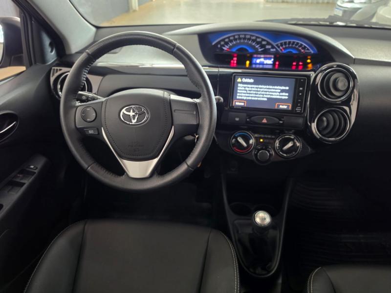 foto do ETIOS HB XLS 2016