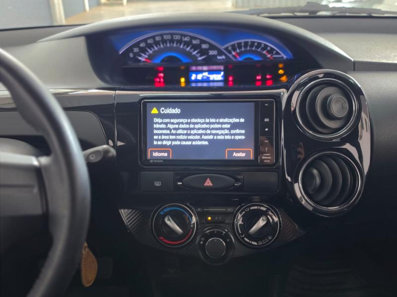 foto do ETIOS HB XLS 2016
