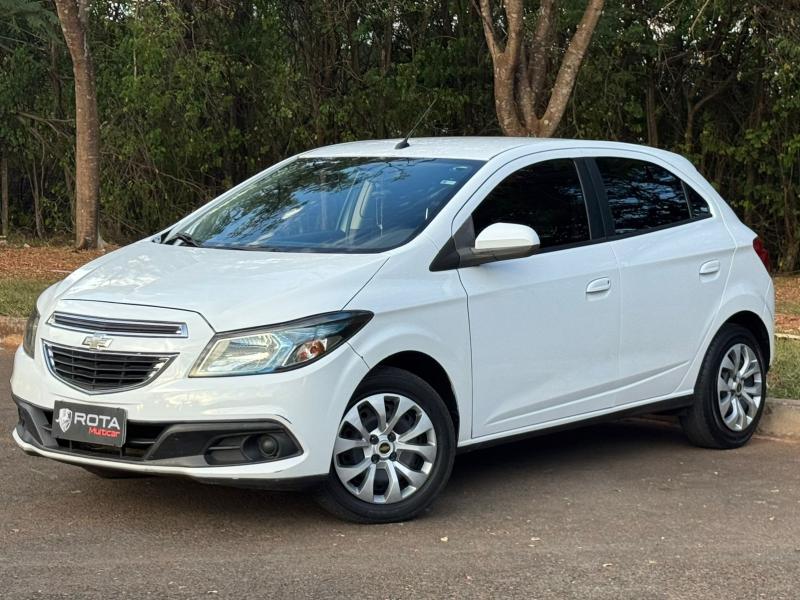 foto do ONIX 1.4MT LT 2015