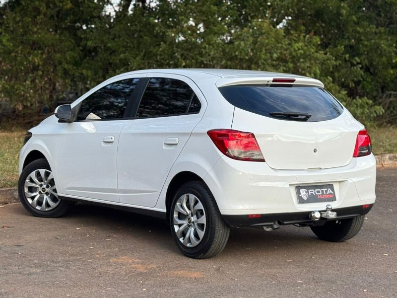 foto do ONIX 1.4MT LT 2015