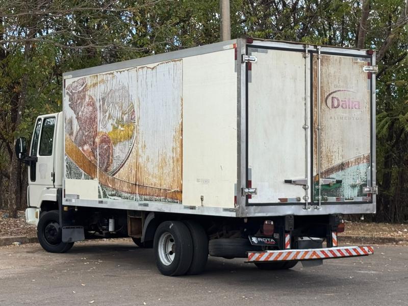 foto do CARGO 815 E 2010