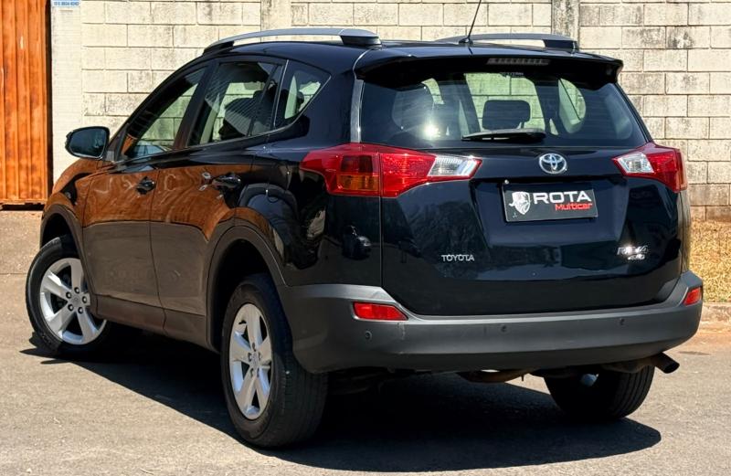 foto do TOYOTA RAV4 20L 4X4 2014