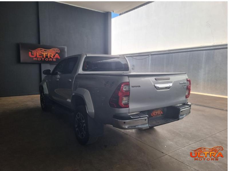 foto do HILUX CDSRXA4RD 2024