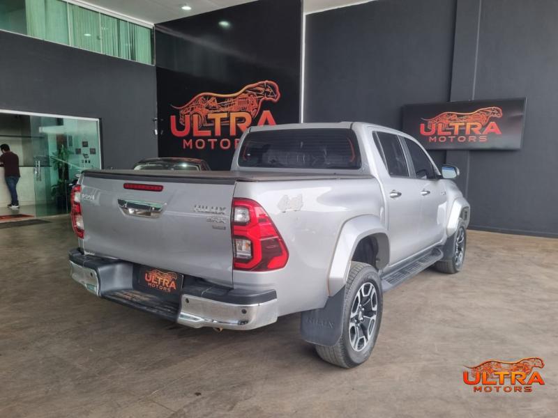 foto do HILUX CDSRXA4RD 2024