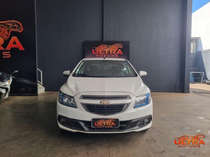 foto do ONIX 1.4 MT LTZ 2015