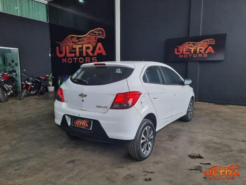 foto do ONIX 1.4 MT LTZ 2015