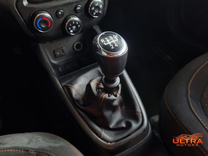 foto do ONIX 1.4 MT LTZ 2015