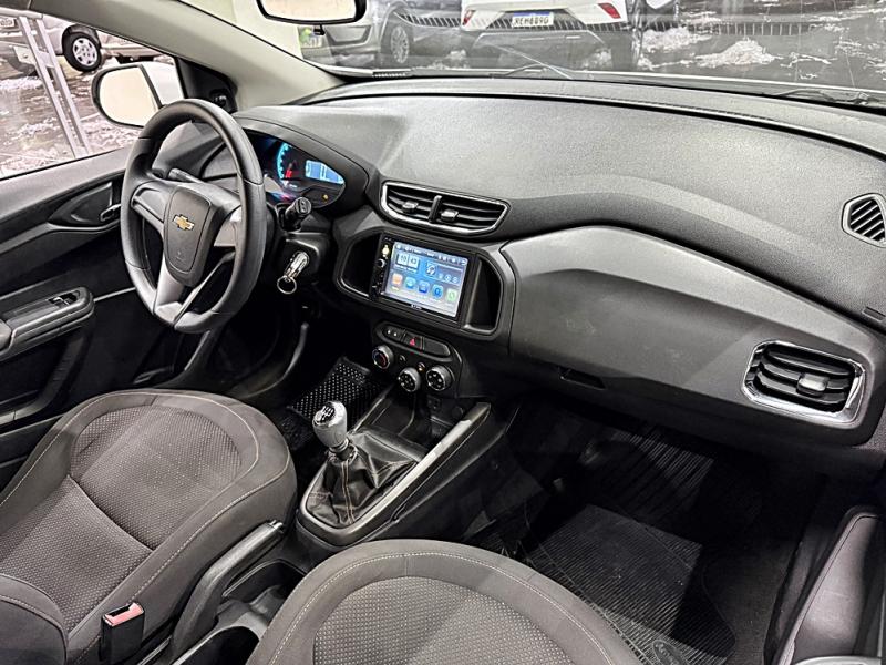 foto do ONIX JOY 1.0 8V FLEX MANUAL 2017