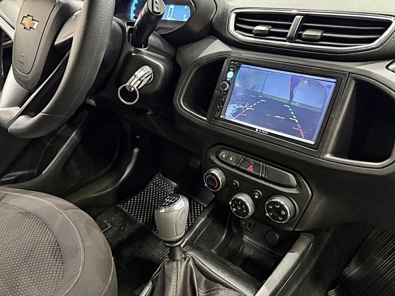 foto do ONIX JOY 1.0 8V FLEX MANUAL 2017
