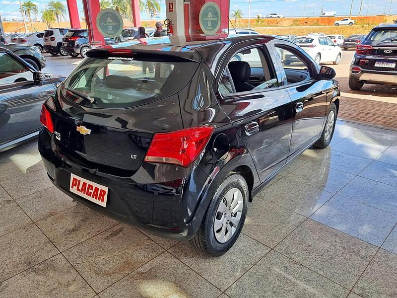 foto do ONIX LT 1.0 8V FLEX MANUAL 2019