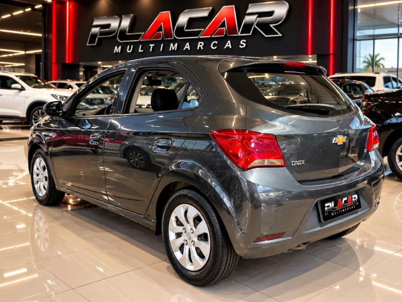 foto do ONIX LT 1.0 8V FLEX MANUAL 2019