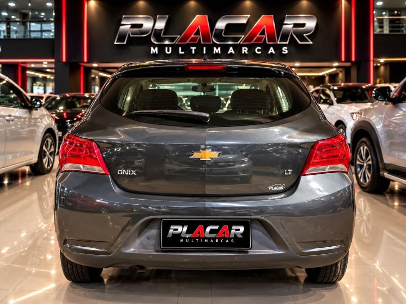 foto do ONIX LT 1.0 8V FLEX MANUAL 2019