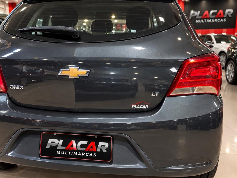 foto do ONIX LT 1.0 8V FLEX MANUAL 2019