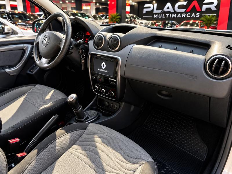 foto do DUSTER 1.6 DYNAMIQUE 4X2 16V FLEX MANUAL 2015