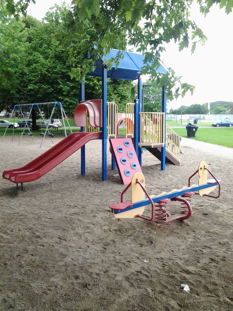 150 Grenoble Dr North York On M3c 1e3