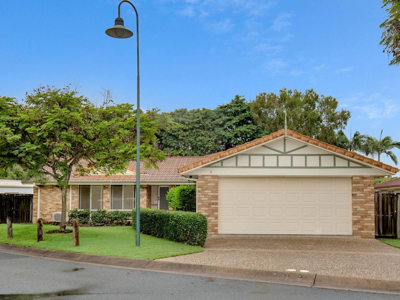 Private Rental in Robina, Qld 4226
