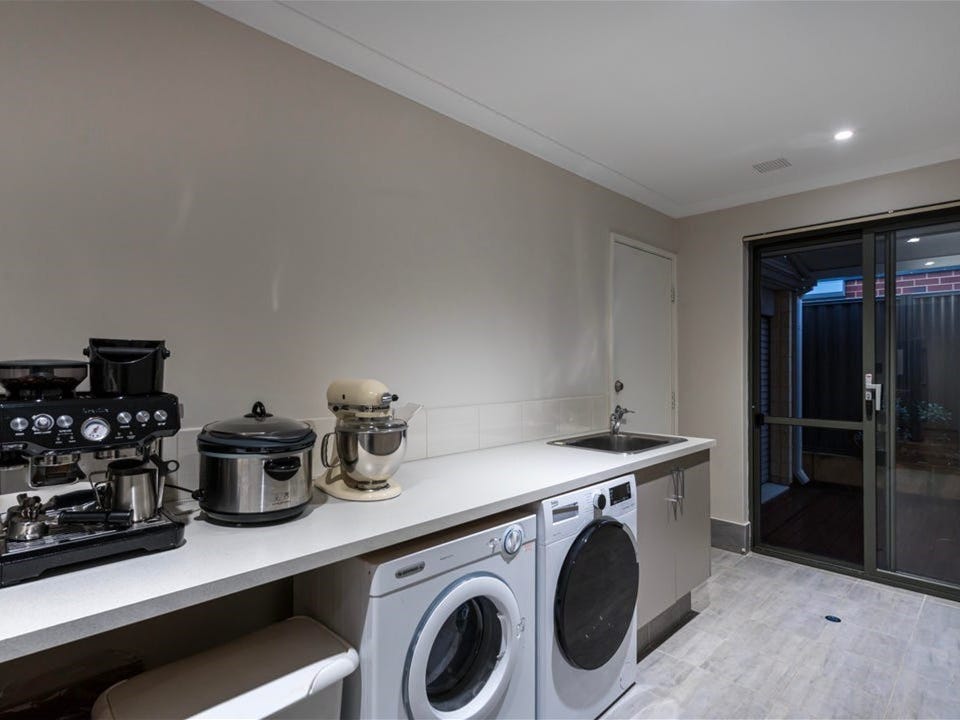 Private Rental in Bullsbrook, WA 6084