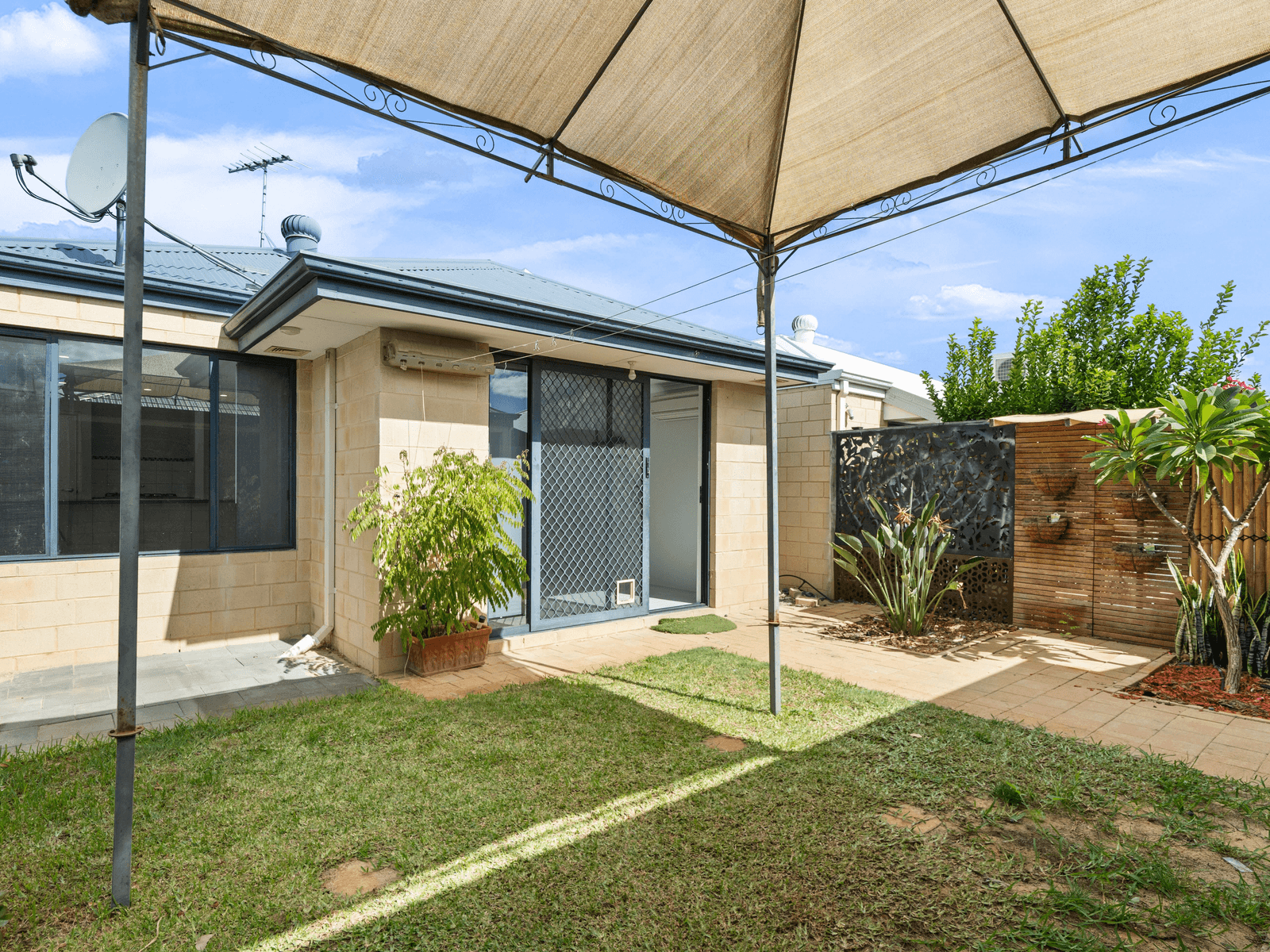 Private Rental in Banksia Grove, WA 6031