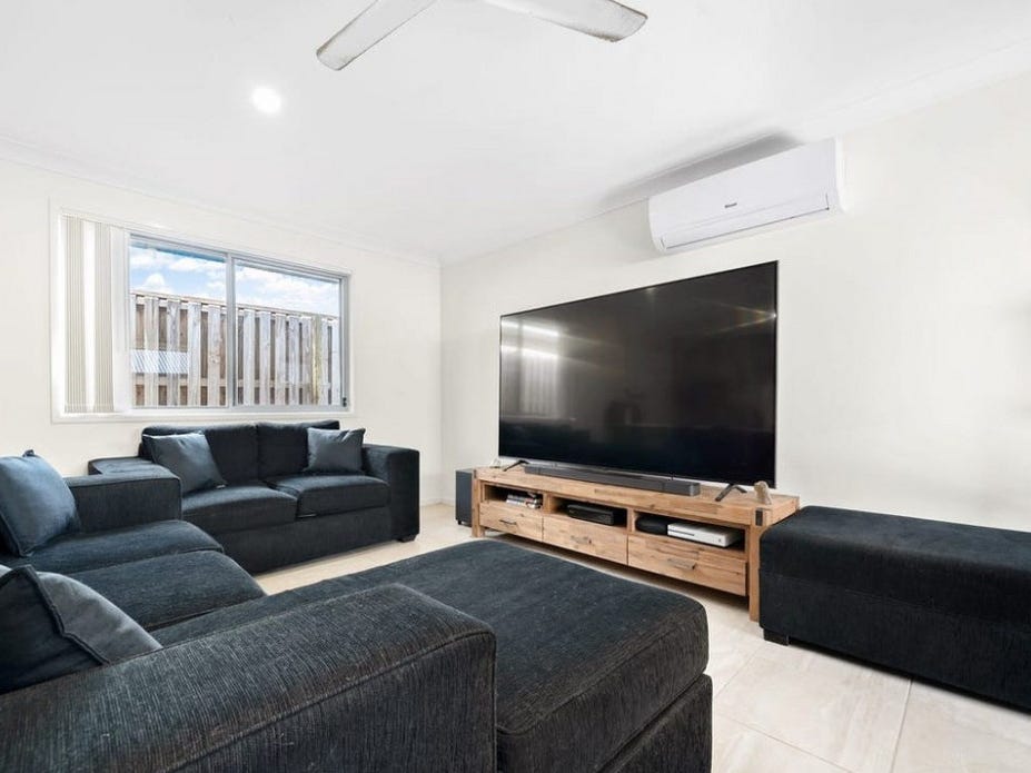Private Rental in Logan Reserve, Qld 4133