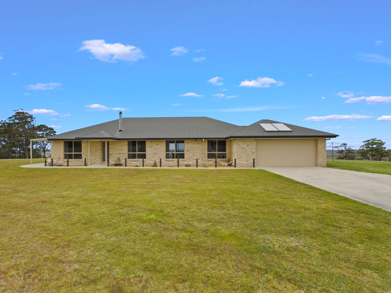 Private Real Estate - Newmerella, Vic 3886