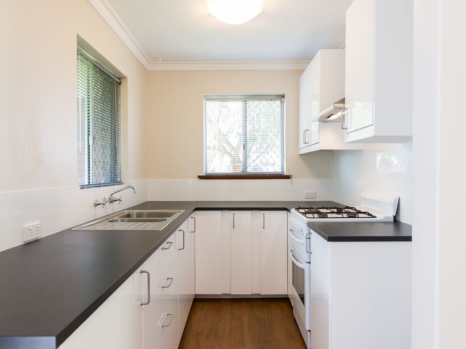 Private Rental in Girrawheen, WA 6064