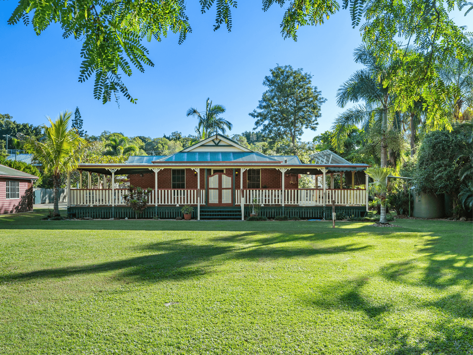 Private Property - Holland Park West, Qld 4121