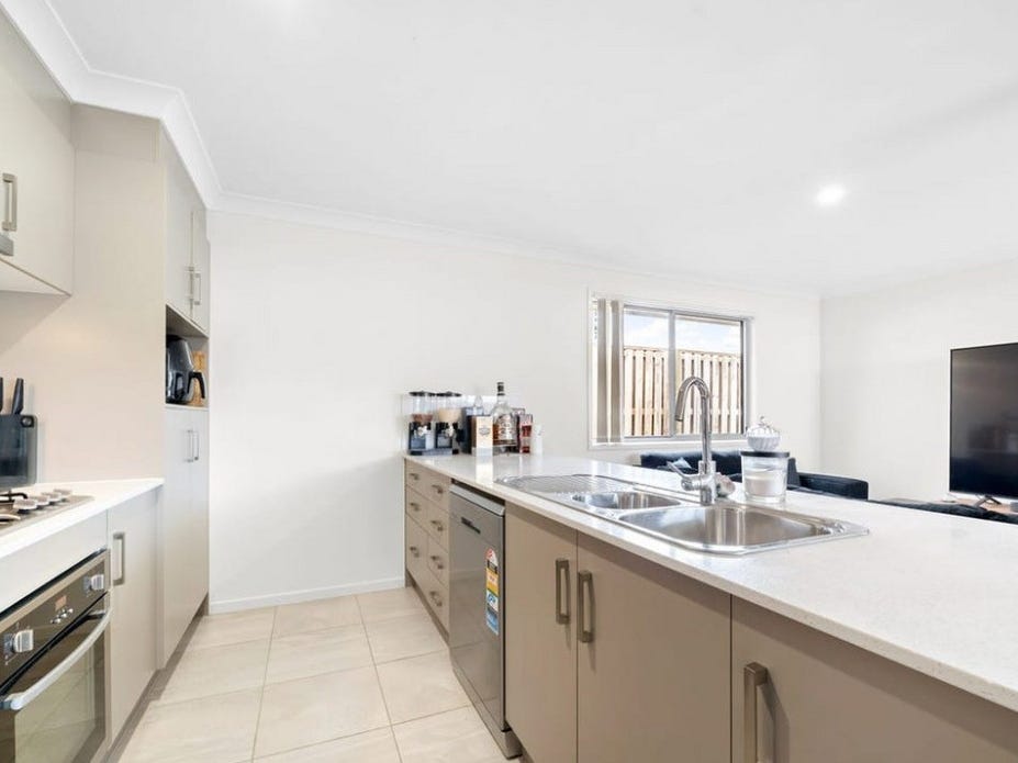 Private Rental in Logan Reserve, Qld 4133