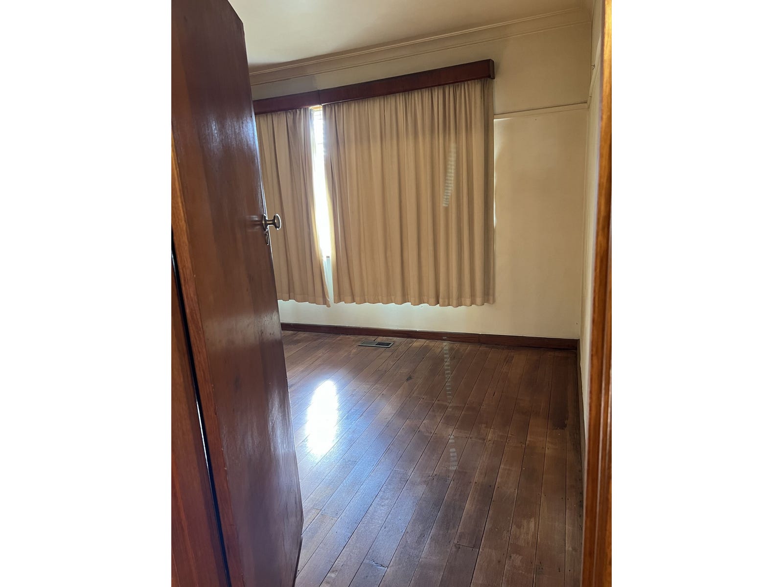 Property for Rent: Hampton East, Vic 3188
