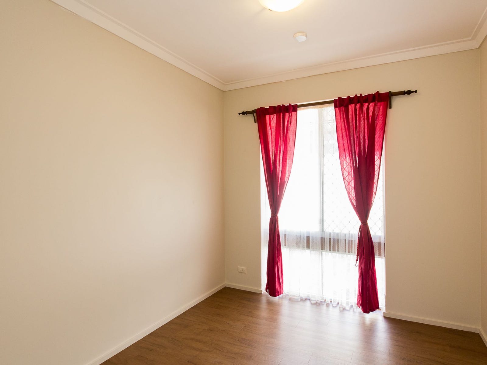 Private Rental in Girrawheen, WA 6064