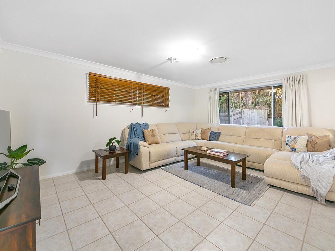 Private Rental in Fig Tree Pocket, Qld 4069