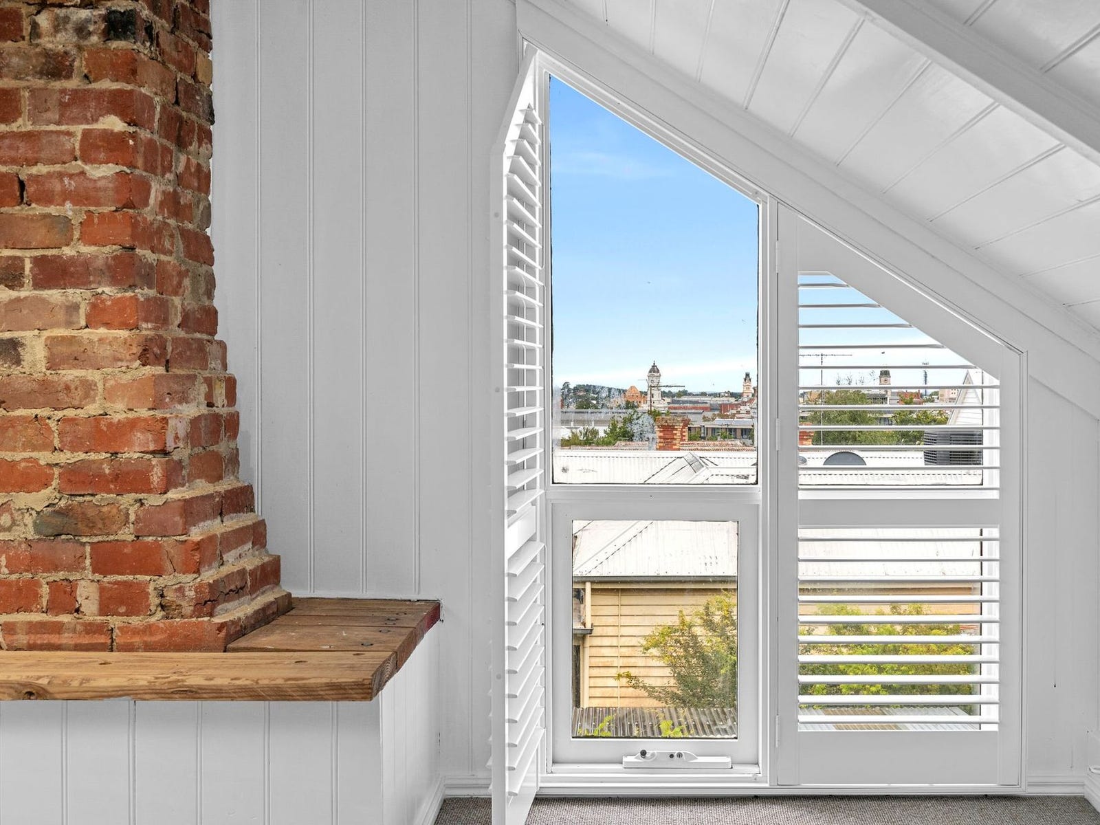 Property for Rent: Soldiers Hill, Vic 3350