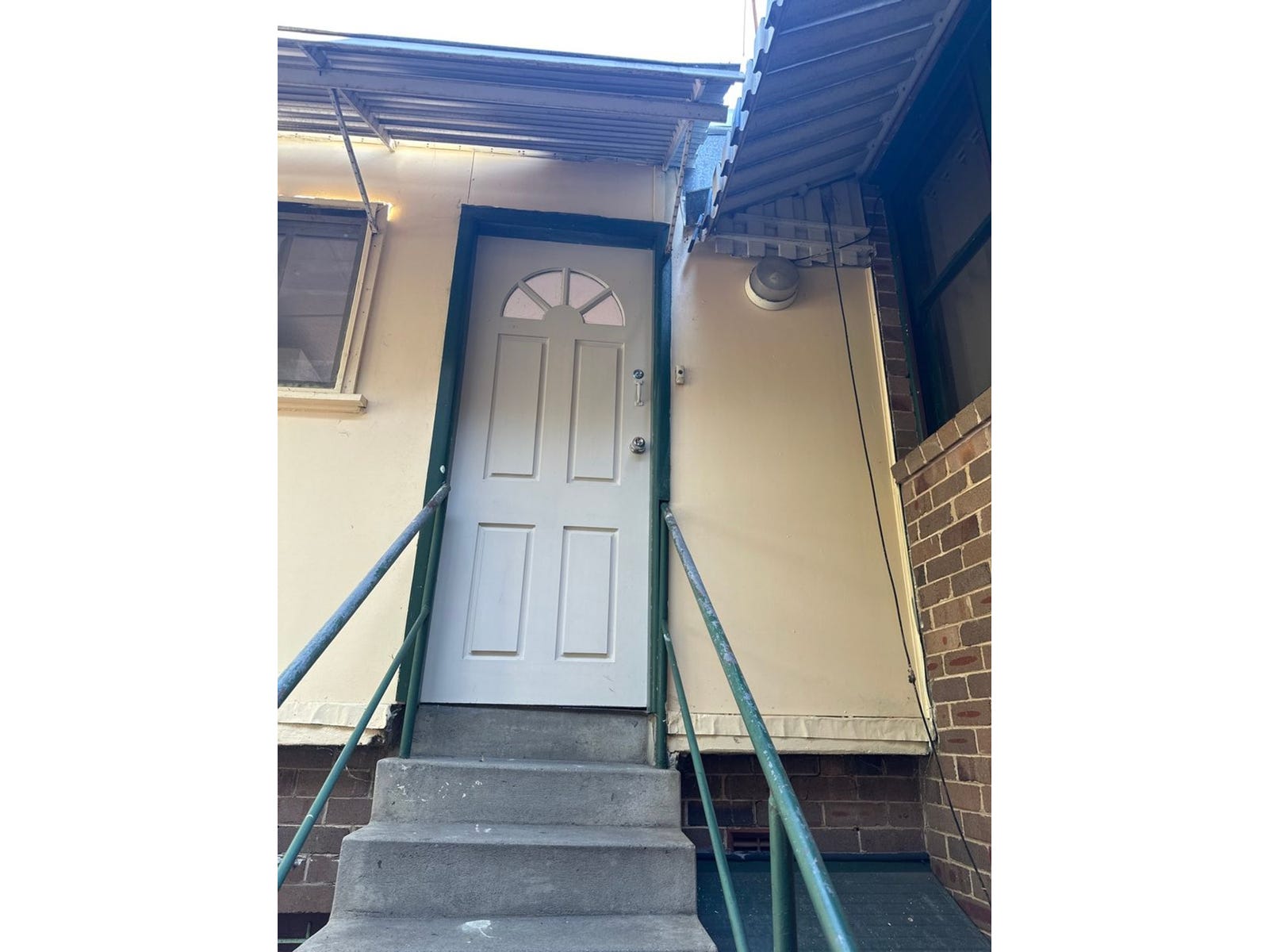 Private  For Rent - Sefton, NSW 2162